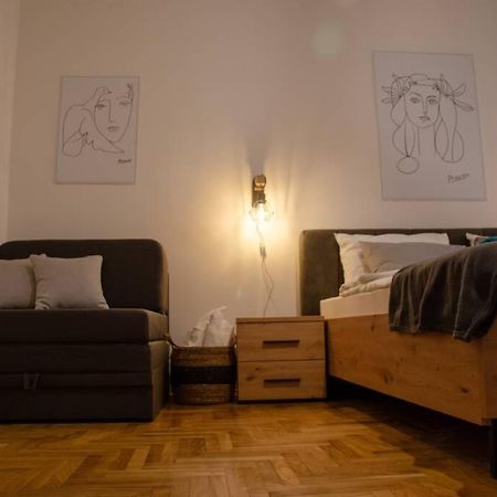 Studio 41 Novi Sad Luaran gambar